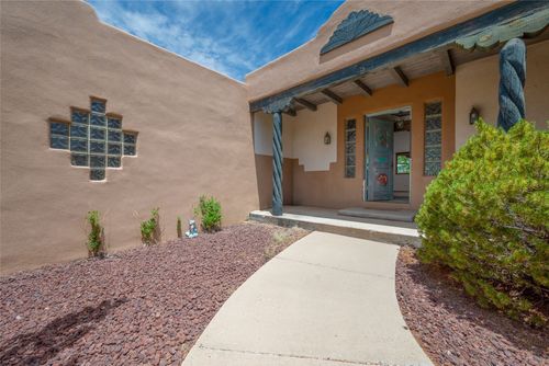 31 Coyote Springs Road, Santa Fe, NM, 87508 | Card Image