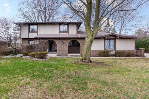 22175 Wingate Ct, Farmington Hills, MI, 48335-4240 | Card Image