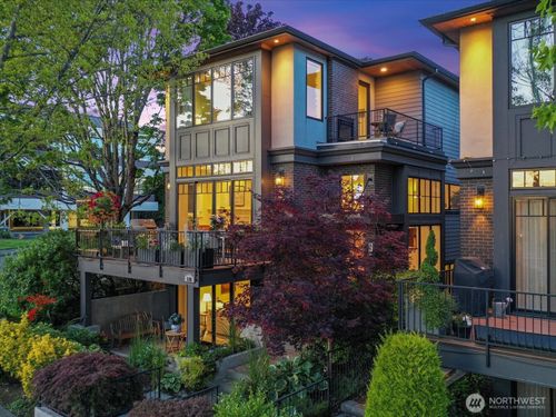 518 Market St, Kirkland, WA, 98033-6118 | Card Image