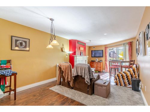 318-15110 108 Ave, Surrey, BC, V3R0T6 | Card Image