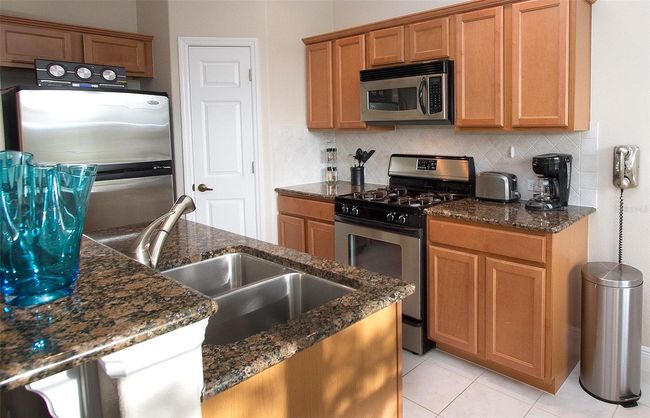 904 Assembly Ct, Townhouse with 3 bedrooms, 3 bathrooms and null parking in REUNION FL | Image 12