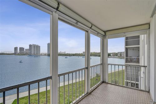 n408-2920 Point East Dr, Aventura, FL, 33160-2616 | Card Image
