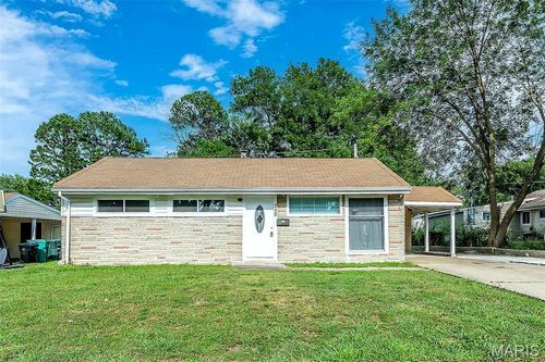 5520 Holborn Dr, Normandy, MO, 63121-1330 | Card Image