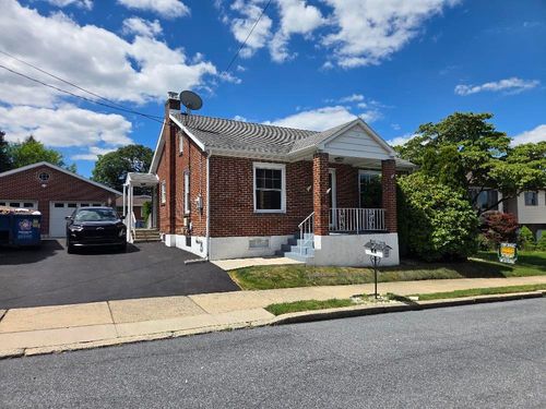 2528 Broder St Sw, Allentown, PA, 18103-7212 | Card Image