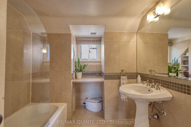 291 Dufferin Ave, House other with 2 bedrooms, 2 bathrooms and 8 parking in Belleville ON | Image 26