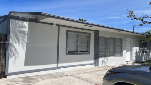2600 Ne 8th Ave, Pompano Beach, FL, 33064-6407 | Card Image