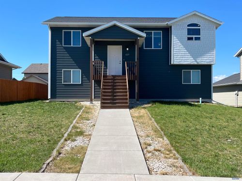 1227 Juneau Dr, Box Elder, SD, 57719-4307 | Card Image