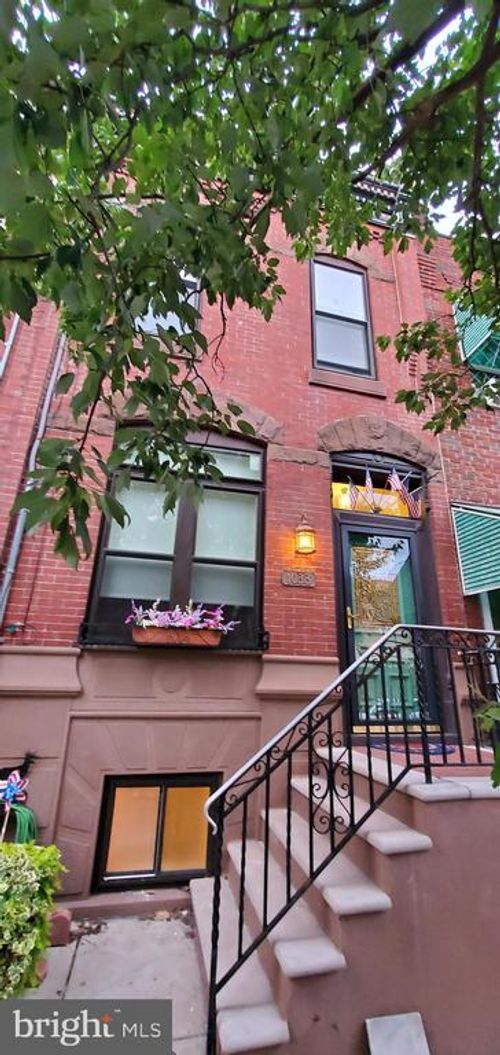 1033 Jackson St, PHILADELPHIA, PA, 19148-3010 | Card Image