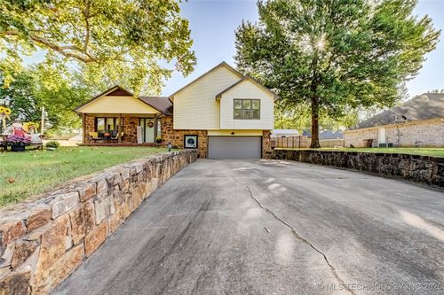 406 Mockingbird Ln, Wagoner, OK, 74467-3508 | Card Image