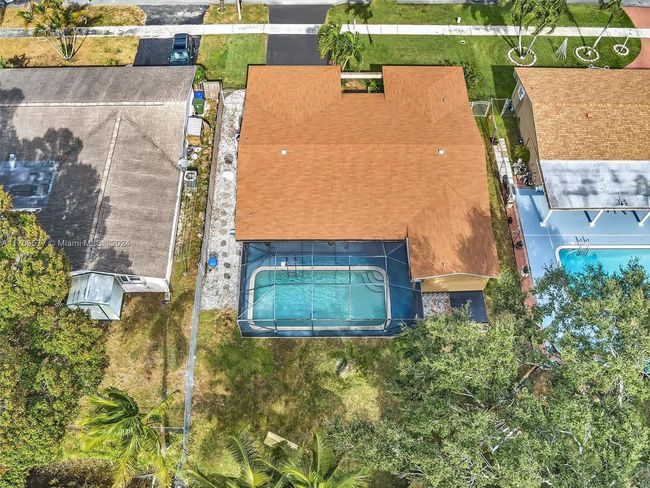 8910 Nw 7 Th Ct, House other with 3 bedrooms, 2 bathrooms and null parking in Pembroke Pines FL | Image 57