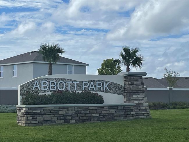 7946 Broad Pointe Dr, House other with 3 bedrooms, 2 bathrooms and null parking in ZEPHYRHILLS FL | Image 12