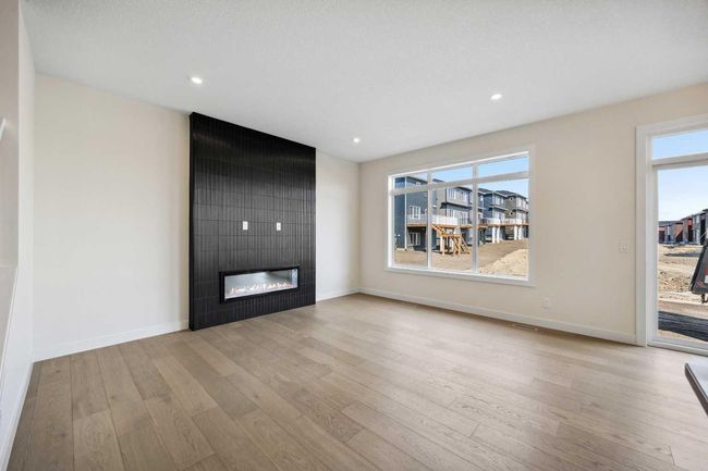136 Crimson Ridge Place Nw, House other with 3 bedrooms, 3 bathrooms and 4 parking in Calgary AB | Image 7