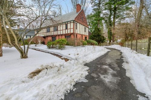 764 Hammond St, Chestnut Hill, MA, 02467-2311 | Card Image