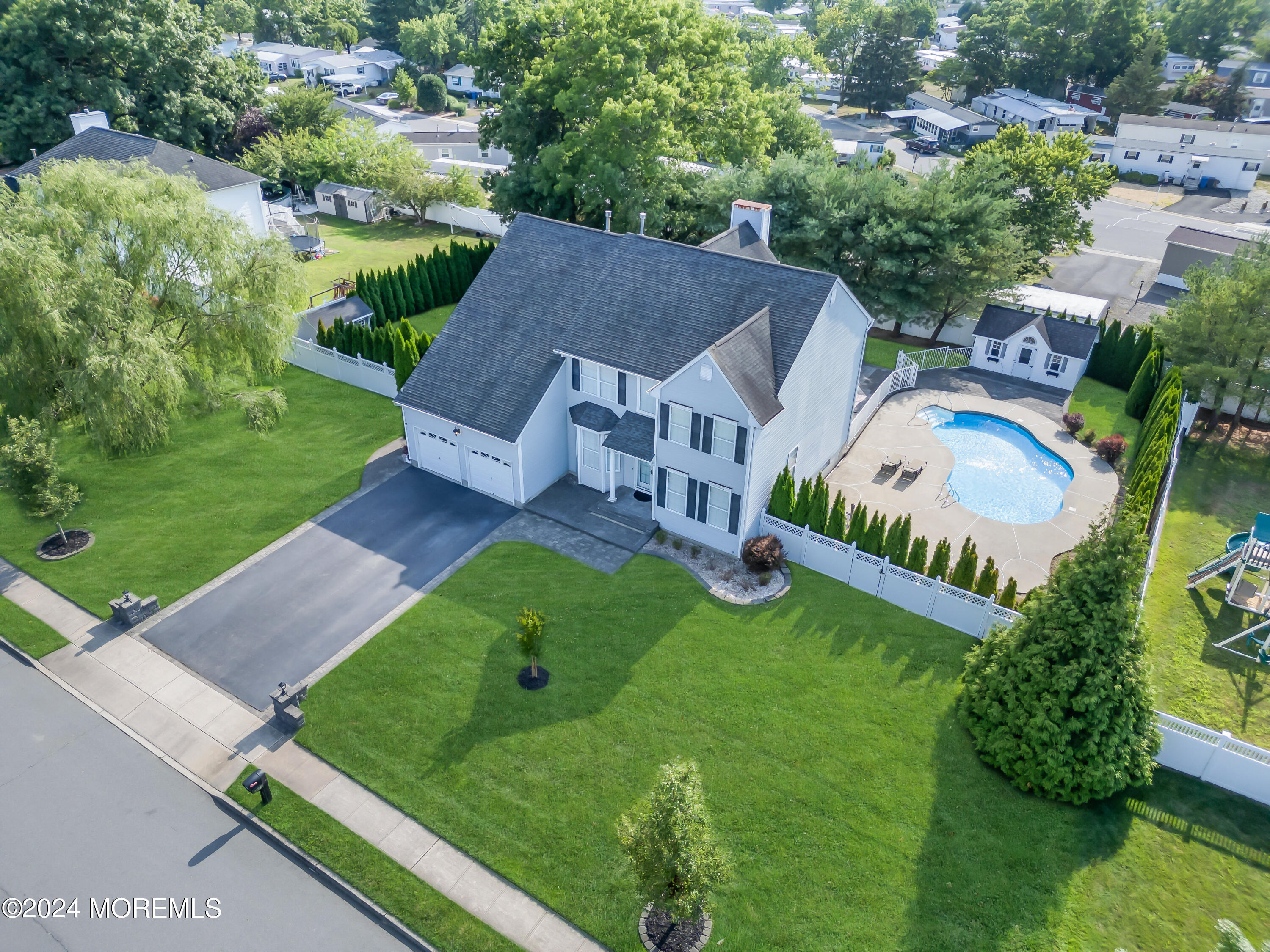 Mackenzie Rd, Toms River, NJ 08755