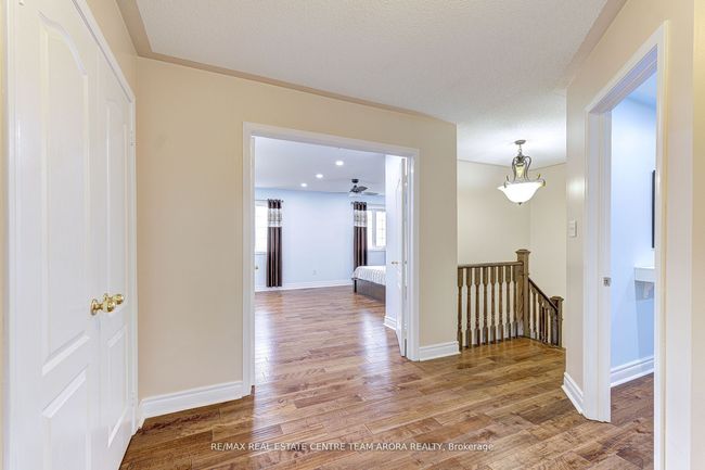 27 Beresford Cres, House other with 5 bedrooms, 4 bathrooms and 4 parking in Brampton ON | Image 16