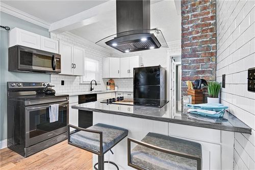 5043 Michigan Ave, Kansas City, MO, 64130-2551 | Card Image