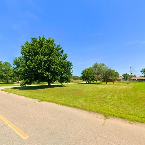 601 E Main St, Watonga, OK, 73772-4620 | Card Image