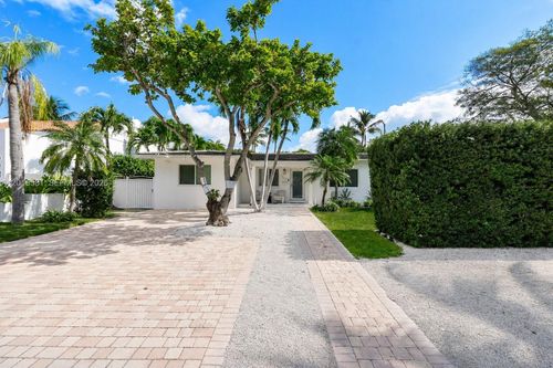 301 Hampton Ln, Key Biscayne, FL, 33149-1225 | Card Image