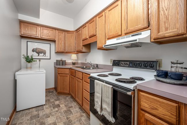 Lower Level Kitchenette 01 | Image 32