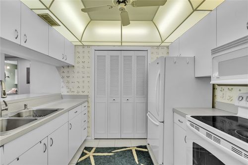 apt-203-25 Plantation Dr, Vero Beach, FL, 32966-8276 | Card Image