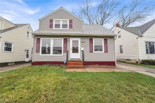 18721 Fairway Ave, Maple Heights, OH, 44137-1610 | Card Image