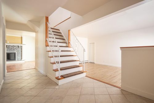 6 Spruce St, Centereach, NY, 11720-1736 | Card Image