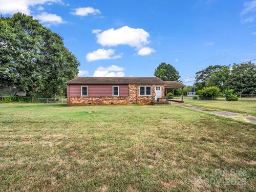 323 Christopher Rd, Shelby, NC, 28152-7671 | Card Image