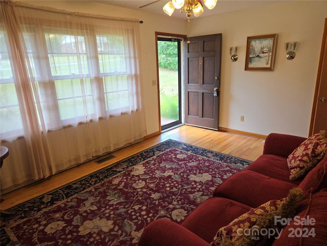 Welcome Home! Gorgeous Hardwood Floors and ample windows! | Image 4