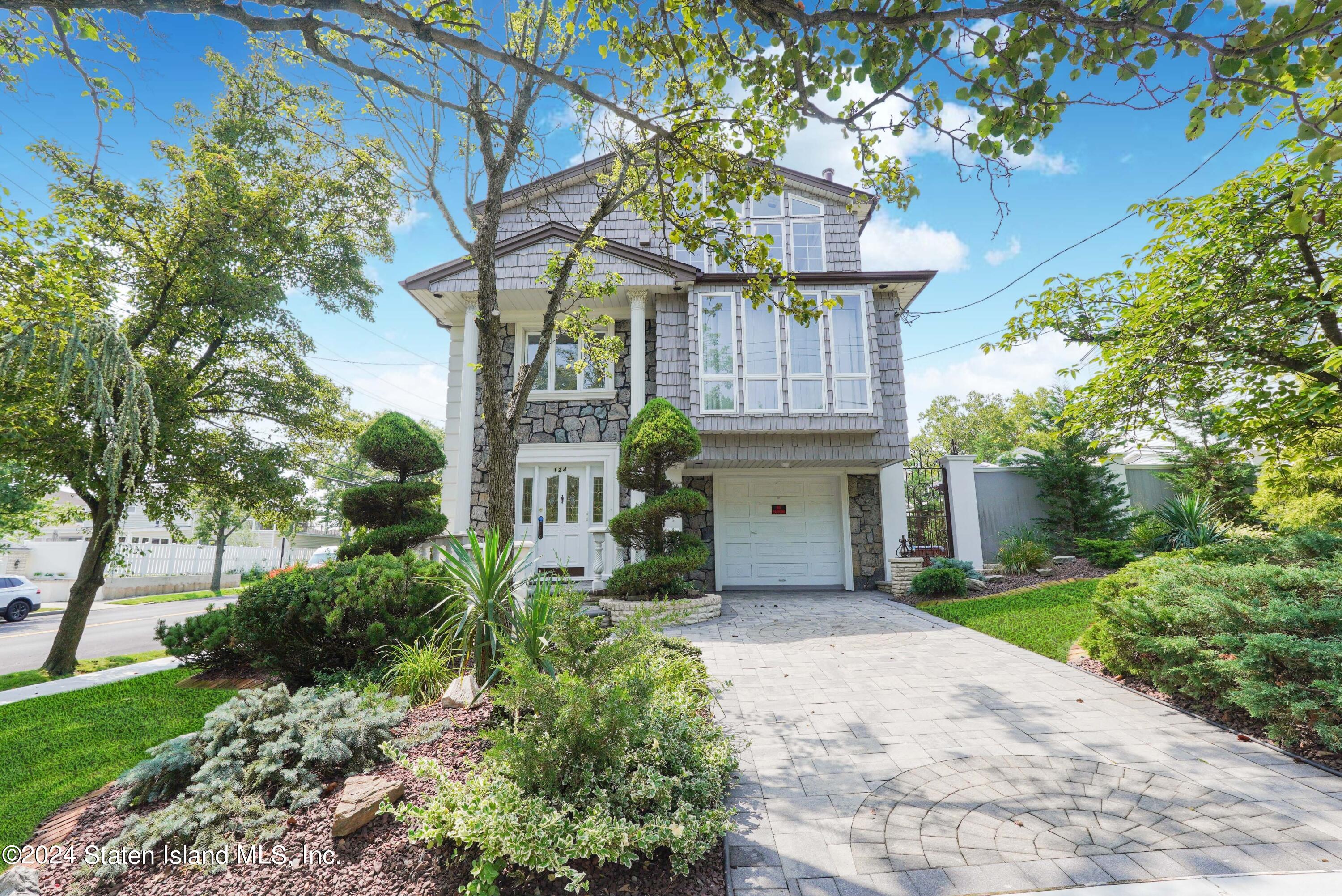 Scranton Ave, Staten Island, NY 10312
