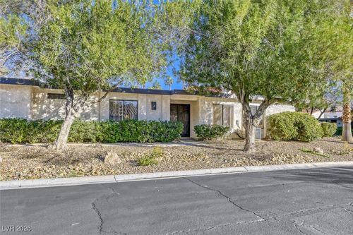 3464 Pino Cir, Las Vegas, NV, 89121-4027 | Card Image