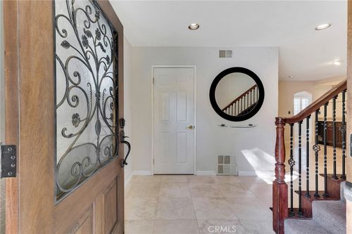 22781 Macfarlane Dr, Woodland Hills, CA, 91364-1322 | Card Image