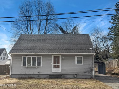 94 Crane Ave, Pittsfield, MA, 01201-1735 | Card Image
