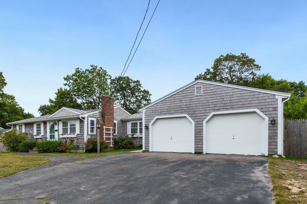Cutter Ln, West Yarmouth, MA 02673