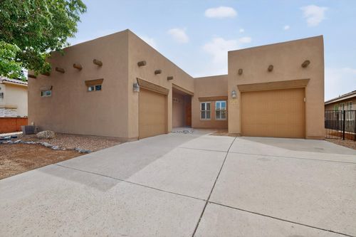 910 Mountain Phlox Way, Bernalillo, NM, 87004-6330 | Card Image