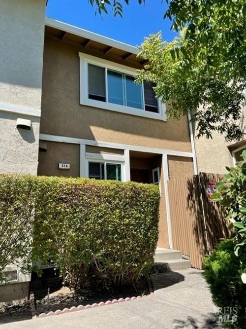 518 Santa Alicia Dr, Rohnert Park, CA, 94928-3252 | Card Image