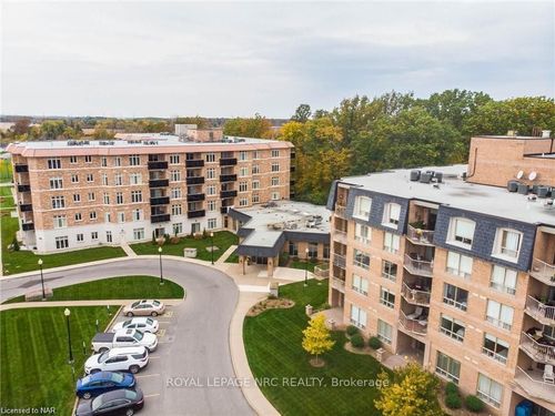 214-8111 Forest Glen Dr, Niagara Falls, ON, L2H2Y7 | Card Image