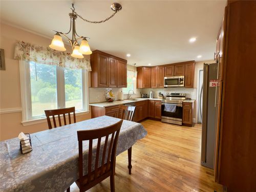 16 Caywood Pl, Hyde Park, NY, 12538-1105 | Card Image