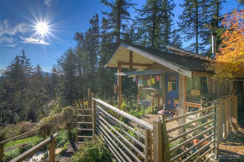 276 Elderberry Ln, Eastsound, WA, 98245-5489 | Card Image