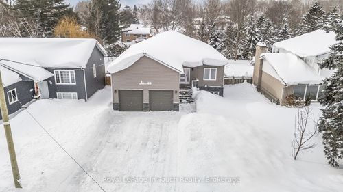 316 7th St, Midland, ON, L4R3Z9 | Card Image