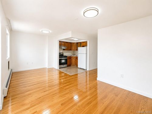 3f-42-03 College Point Boulevard, New York, NY, 11355 | Card Image