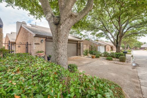 3316 Courtyard Pl, Farmers Branch, TX, 75234-3758 | Card Image