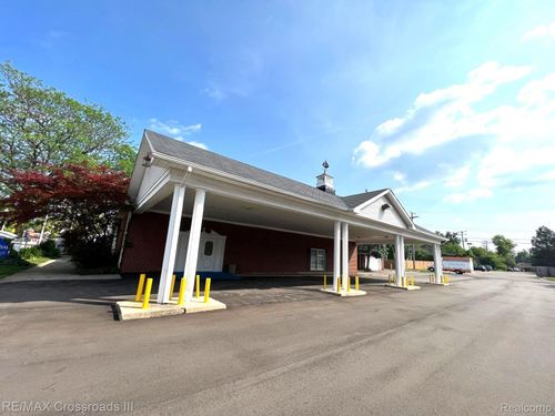 209 Main St, Belleville, MI, 48111-2643 | Card Image