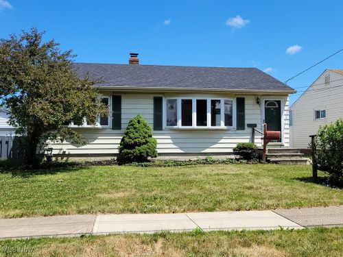 16380 Bowfin Blvd, Brook Park, OH, 44142-2211 | Card Image