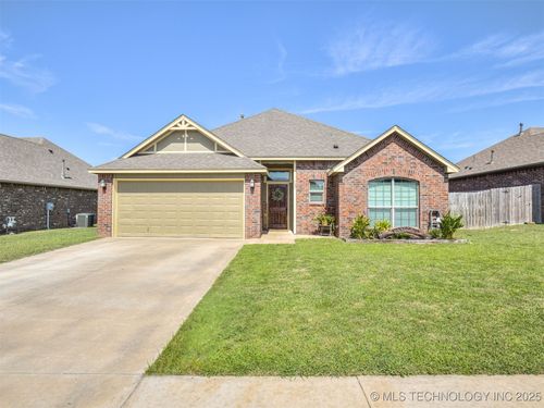 127 135th St, Skiatook, OK, 74070-3533 | Card Image
