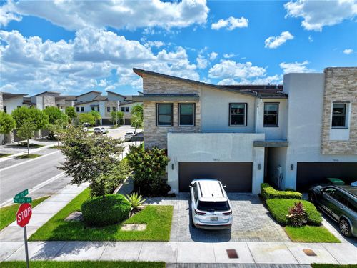 7911-7911 Nw 105th Ave, Doral, FL, 33178-4644 | Card Image