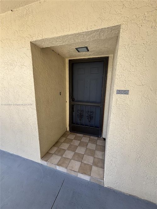 apt-305-201 Quail Forest Blvd, NAPLES, FL, 34105-5512 | Card Image