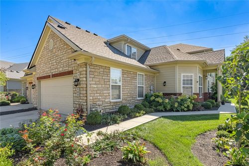 700 Mackenzie Ct, Centerville, OH, 45458-2896 | Card Image