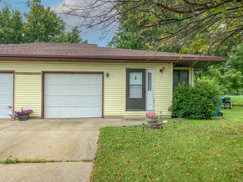 apt-a-602A N Illini Ave, Pontiac, IL, 61764-1594 | Card Image