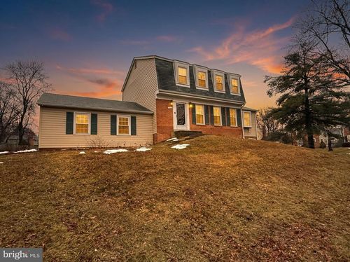 711 Campbell Way, HERNDON, VA, 20170-5443 | Card Image