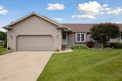 340 E 4th St, Onsted, MI, 49265-9571 | Card Image